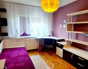 Apartament 4 camere, decomandat, 2 bai, 2 balcoane etaj 3 din 4, Gheorgheni