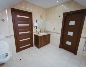 House 6 rooms for rent in Sannicoara