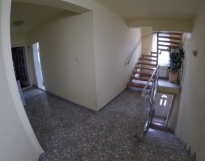 Maison 10 chambres à louer dans Cluj-napoca, zone Marasti