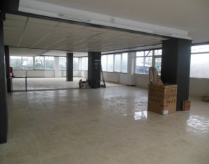 Commercial space for rent in Floresti