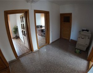 Ház 6 szobák kiadó on Cluj-napoca, Zóna Andrei Muresanu