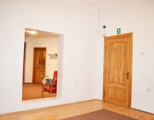 Maison 12 chambres à louer dans Cluj-napoca, zone Buna Ziua