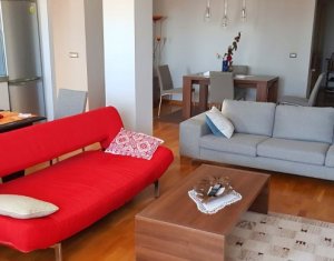 Apartament cu 4 camere, spatios, etaj intermediar, parcare, zona Calea Turzii