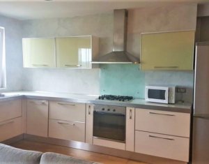 Apartament cu 4 camere, spatios, etaj intermediar, parcare, zona Calea Turzii