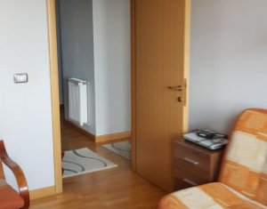 Apartament cu 4 camere, spatios, etaj intermediar, parcare, zona Calea Turzii