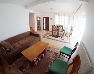 Casa in duplex, 4 camere, curte, pet friendly, parcare, zona Campului, 100mp