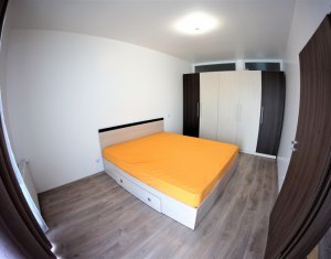 Apartament 3 camere, zona strazii Bucuresti!