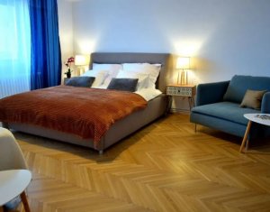 Apartment 4 rooms for rent in Cluj-napoca, zone Centru