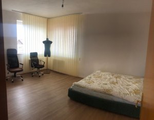 House 5 rooms for rent in Floresti