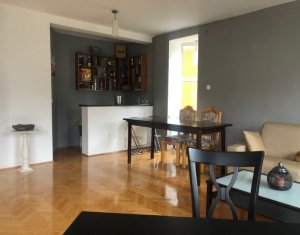 House 5 rooms for rent in Floresti