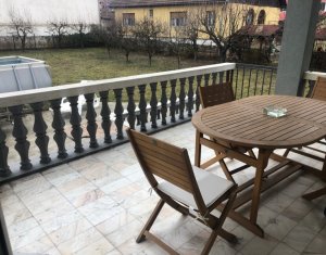 House 5 rooms for rent in Floresti