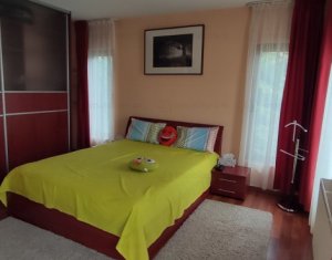 House 4 rooms for rent in Floresti