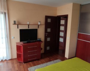 House 4 rooms for rent in Floresti