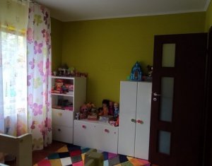 House 4 rooms for rent in Floresti