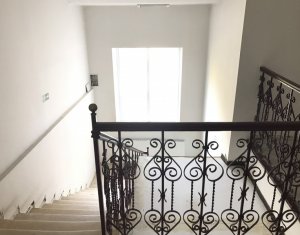Birouri 350mp Centru zona Primarie Motilor, 6 parcari