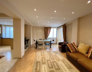 Apartament cu 2 camere, strada Plopilor, zona Lukoil