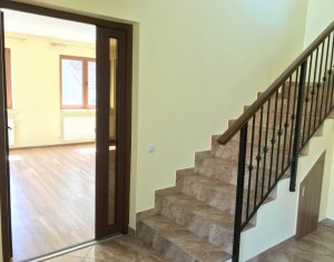 Spatiu mixt ideal firma: birouri 120mp, depozit 70mp, curte, parcari