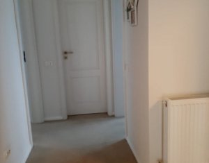 House 4 rooms for rent in Floresti