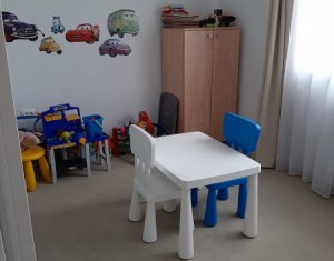 House 4 rooms for rent in Floresti