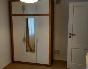 House 4 rooms for rent in Floresti