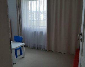 House 4 rooms for rent in Floresti