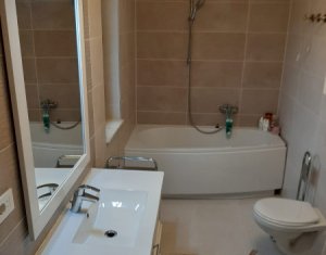 House 4 rooms for rent in Floresti
