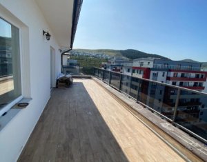 Inchiriere apartament cu doua camere, terasa panoramica de 30 mp, zona Optimus