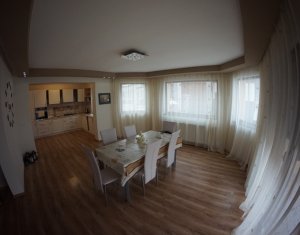 House 5 rooms for rent in Sannicoara