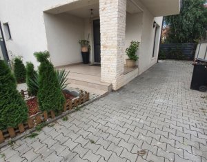 House 4 rooms for rent in Floresti