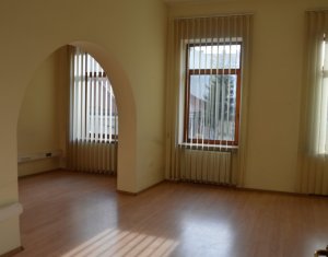 House 8 rooms for rent in Cluj-napoca, zone Centru