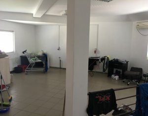 Commercial space for rent in Floresti