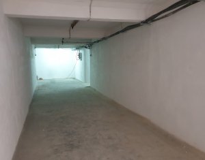 Subsol 200mp pentru depozitare in Clujana, 2 intrari, lift de marfa