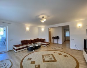 Inchiriere apartament 3 camere, zona Grand Hotel Italia, garaj, 80 mp
