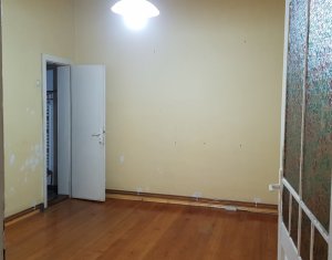 Casa individuala 70mp cu teren 300mp, zona Cartea Funciara