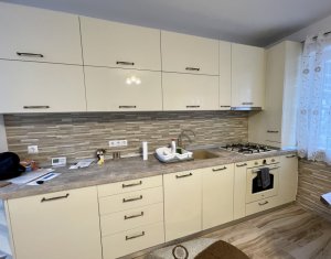 Apartament 3 camere, situat in Floresti, zona VIVO