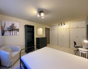 Inchiriere apartament cu 4 camere, zona centrala, standarde de lux