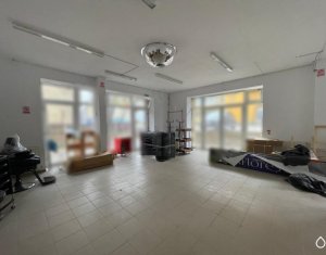 Commercial space for rent in Floresti