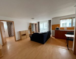 Apartment 3 rooms for rent in Floresti