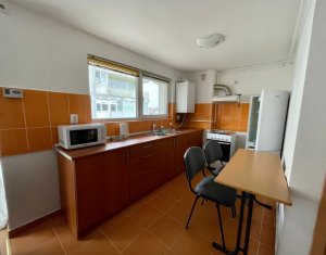 Apartment 3 rooms for rent in Floresti