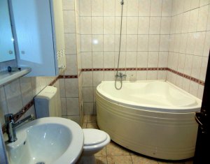 Appartement 3 chambres à louer dans Cluj-napoca, zone Marasti