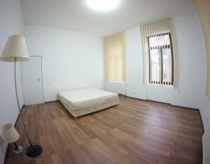 House 4 rooms for rent in Cluj-napoca, zone Centru