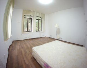 House 4 rooms for rent in Cluj-napoca, zone Centru