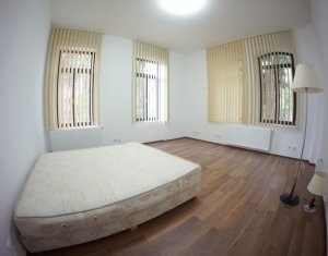 Maison 4 chambres à louer dans Cluj-napoca, zone Centru