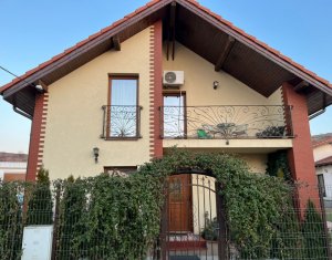 House 4 rooms for rent in Sannicoara