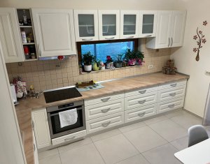 House 4 rooms for rent in Sannicoara