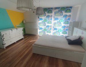 House 4 rooms for rent in Floresti