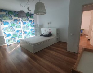 House 4 rooms for rent in Floresti