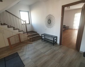 House 4 rooms for rent in Floresti