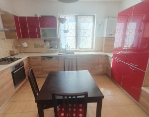 House 4 rooms for rent in Floresti