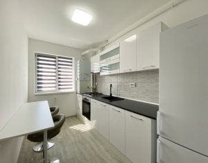 Apartament 2 camere decomandate, zona magazin Diego, garaj si boxa